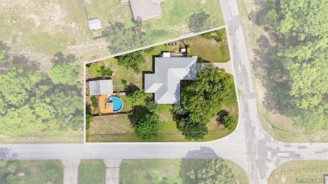 9188 N Commodore Drive, Citrus Springs, FL 34434