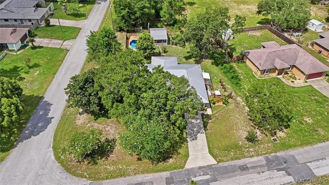 9188 N Commodore Drive, Citrus Springs, FL 34434