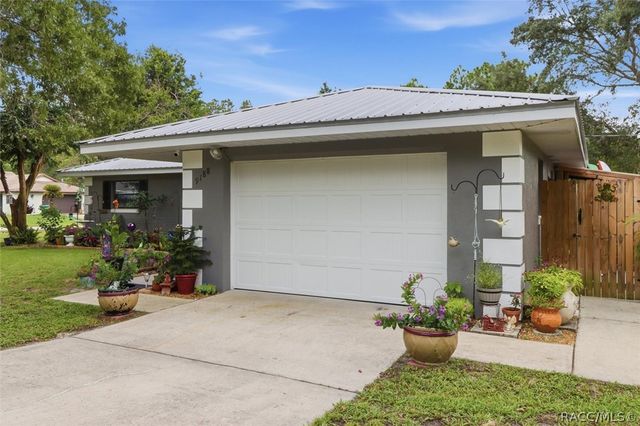 9188 N Commodore Drive, Citrus Springs, FL 34434