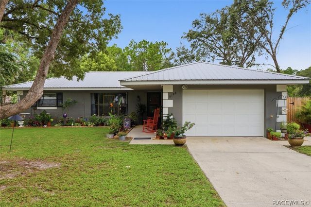 9188 N Commodore Drive, Citrus Springs, FL 34434