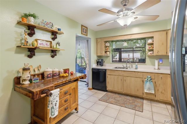 9188 N Commodore Drive, Citrus Springs, FL 34434