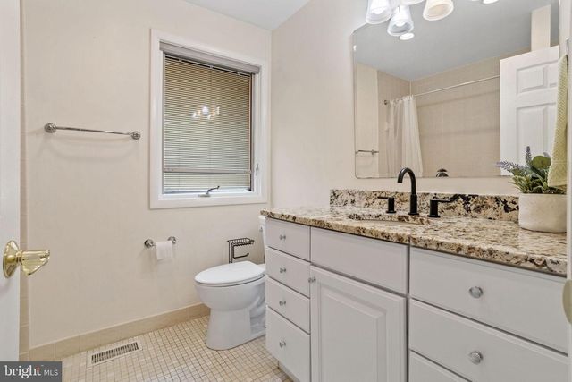 32 COUNTRY WALK, Cherry Hill, NJ 08003