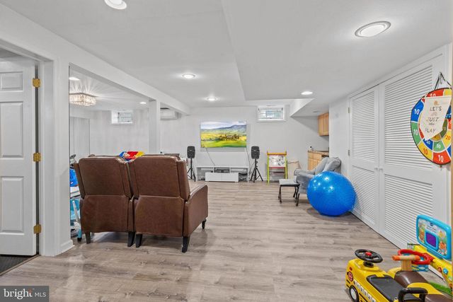 32 COUNTRY WALK, Cherry Hill, NJ 08003