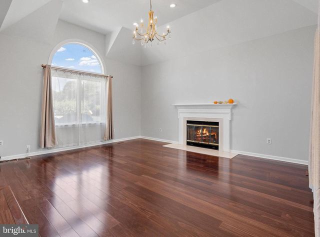 32 COUNTRY WALK, Cherry Hill, NJ 08003