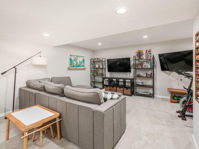 123 Steeplechase Court, Delaware, OH 43015