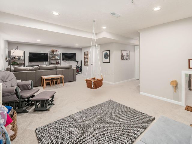 123 Steeplechase Court, Delaware, OH 43015