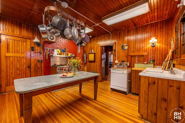 26 Hemlock Ledge Road, Tupper Lake, NY 12986