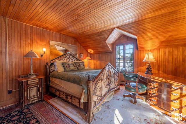 26 Hemlock Ledge Road, Tupper Lake, NY 12986