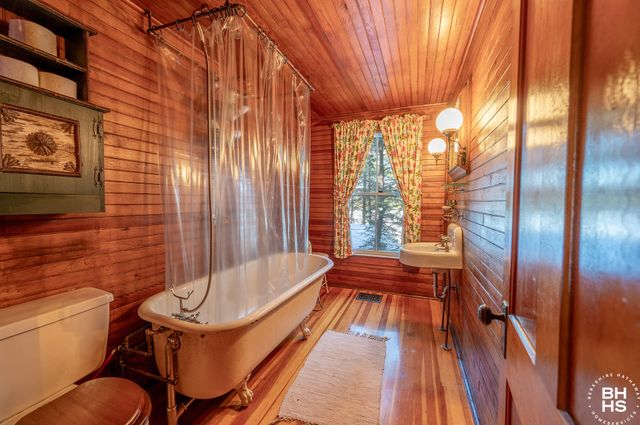 26 Hemlock Ledge Road, Tupper Lake, NY 12986