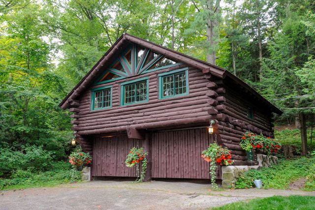 26 Hemlock Ledge Road, Tupper Lake, NY 12986