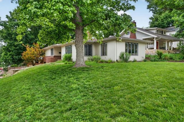 1624 W 50th Street, Kansas City, MO 64112