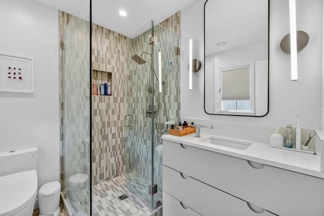 1624 W 50th Street, Kansas City, MO 64112