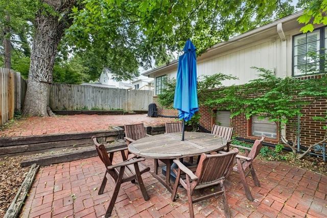 1624 W 50th Street, Kansas City, MO 64112