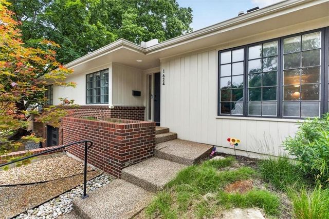 1624 W 50th Street, Kansas City, MO 64112