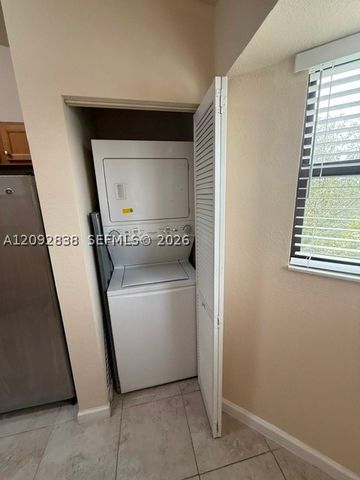 22301 SW 88 pl 302-3, Cutler Bay, FL 33190