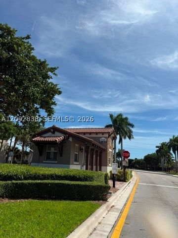 22301 SW 88 pl 302-3, Cutler Bay, FL 33190