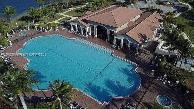 22301 SW 88 pl 302-3, Cutler Bay, FL 33190