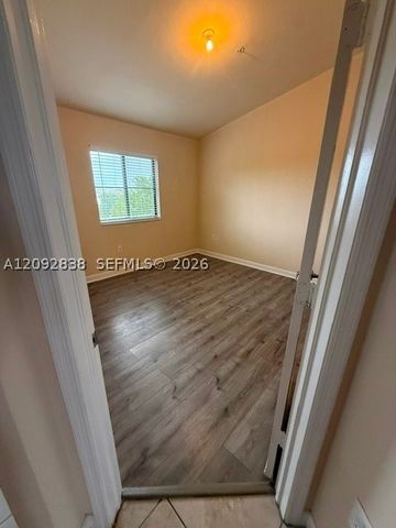 22301 SW 88 pl 302-3, Cutler Bay, FL 33190