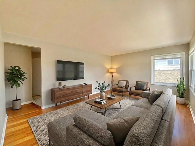 55 E Craig Drive, Chicago Heights, IL 60411