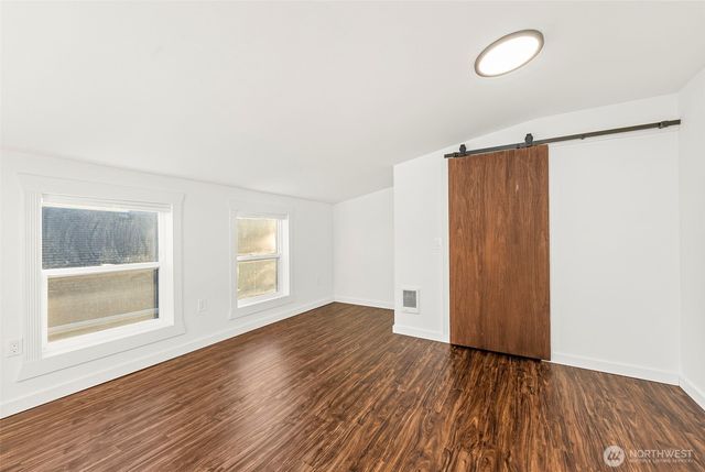 104 Pennsylvania Avenue N, Eatonville, WA 98328