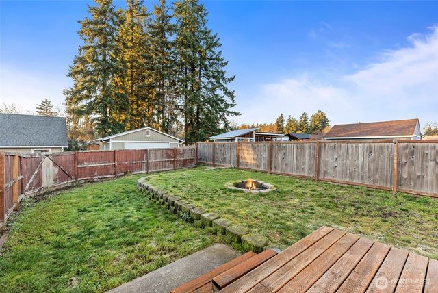 104 Pennsylvania Avenue N, Eatonville, WA 98328