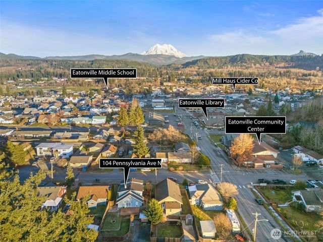 104 Pennsylvania Avenue N, Eatonville, WA 98328