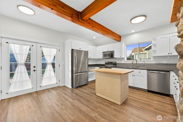 104 Pennsylvania Avenue N, Eatonville, WA 98328