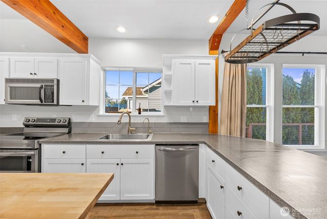 104 Pennsylvania Avenue N, Eatonville, WA 98328