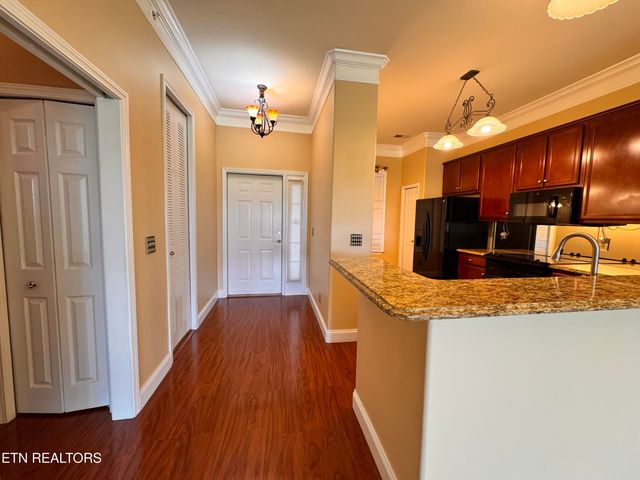 555 Rarity Bay Pkwy 302, Vonore, TN 37885