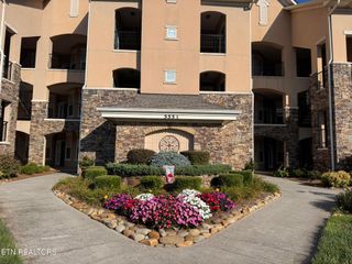 555 Rarity Bay Pkwy 302, Vonore, TN 37885