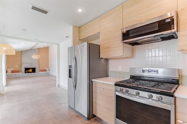 10101 E Rutland VLG, Austin, TX 78758