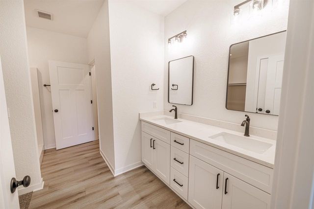 297 Teri Lee Lane, Orfordville, WI 53576