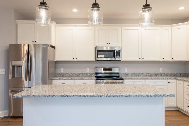 919 CLICKS LN, New Market, VA 22844