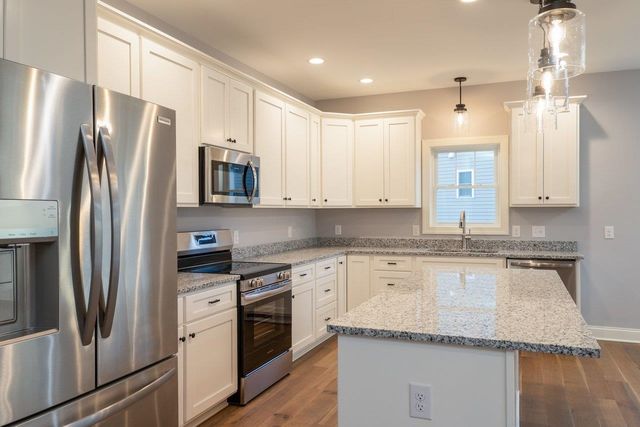 919 CLICKS LN, New Market, VA 22844