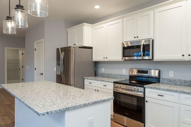 919 CLICKS LN, New Market, VA 22844