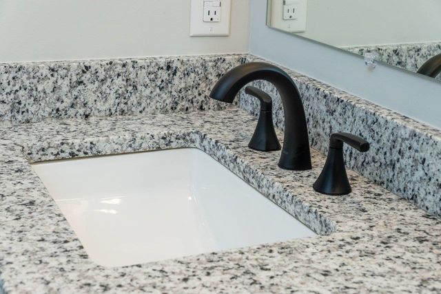 919 CLICKS LN, New Market, VA 22844