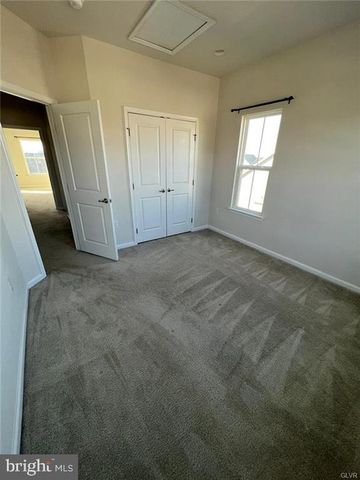 2191 COOK DR, Easton, PA 18045