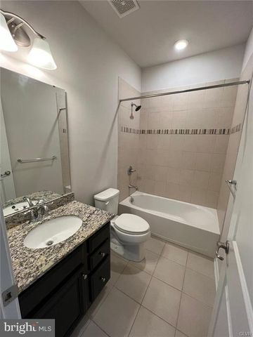 2191 COOK DR, Easton, PA 18045