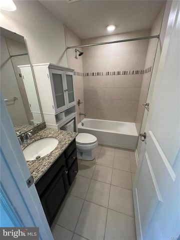 2191 COOK DR, Easton, PA 18045