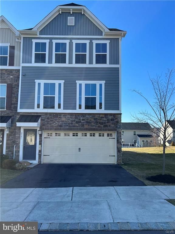2191 COOK DR, Easton, PA 18045
