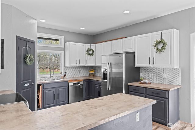 29512 28th Avenue E, Roy, WA 98580