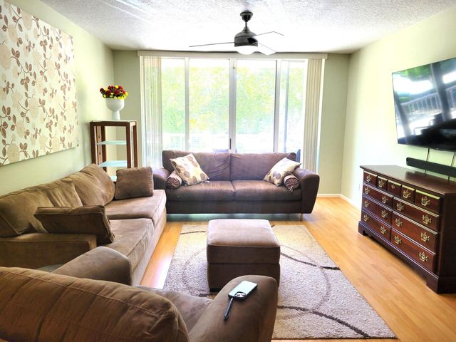 619 E Sheridan Street 203, Dania Beach, FL 33004