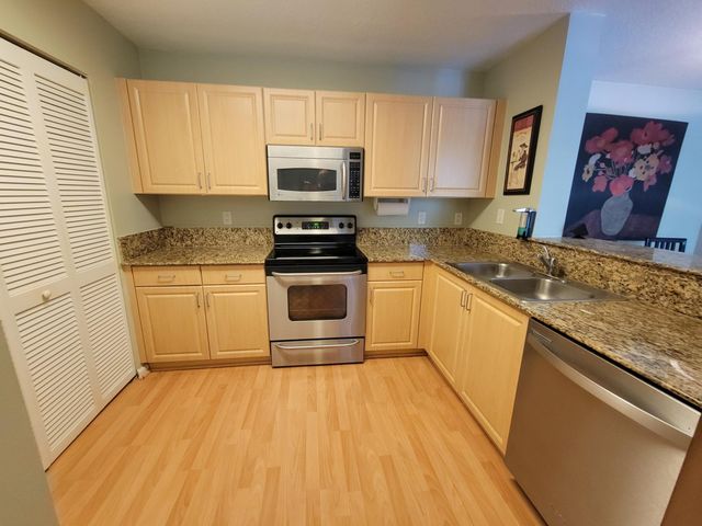 619 E Sheridan Street 203, Dania Beach, FL 33004