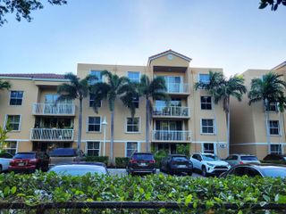 619 E Sheridan Street 203, Dania Beach, FL 33004