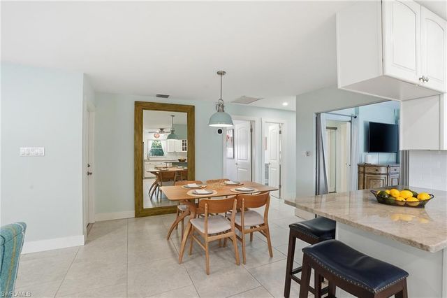 560 109th AVE N, Naples, FL 34108