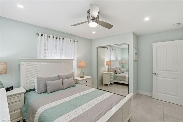 560 109th AVE N, Naples, FL 34108