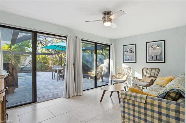 560 109th AVE N, Naples, FL 34108