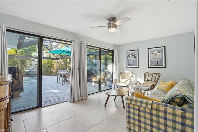 560 109th AVE N, Naples, FL 34108