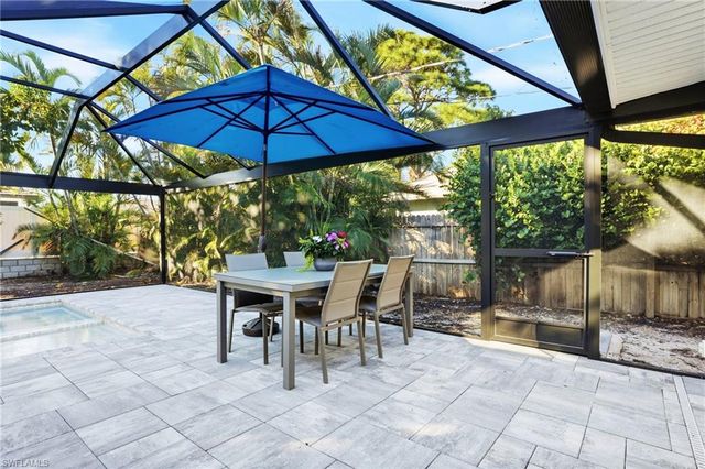 560 109th AVE N, Naples, FL 34108