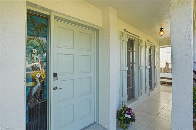 560 109th AVE N, Naples, FL 34108